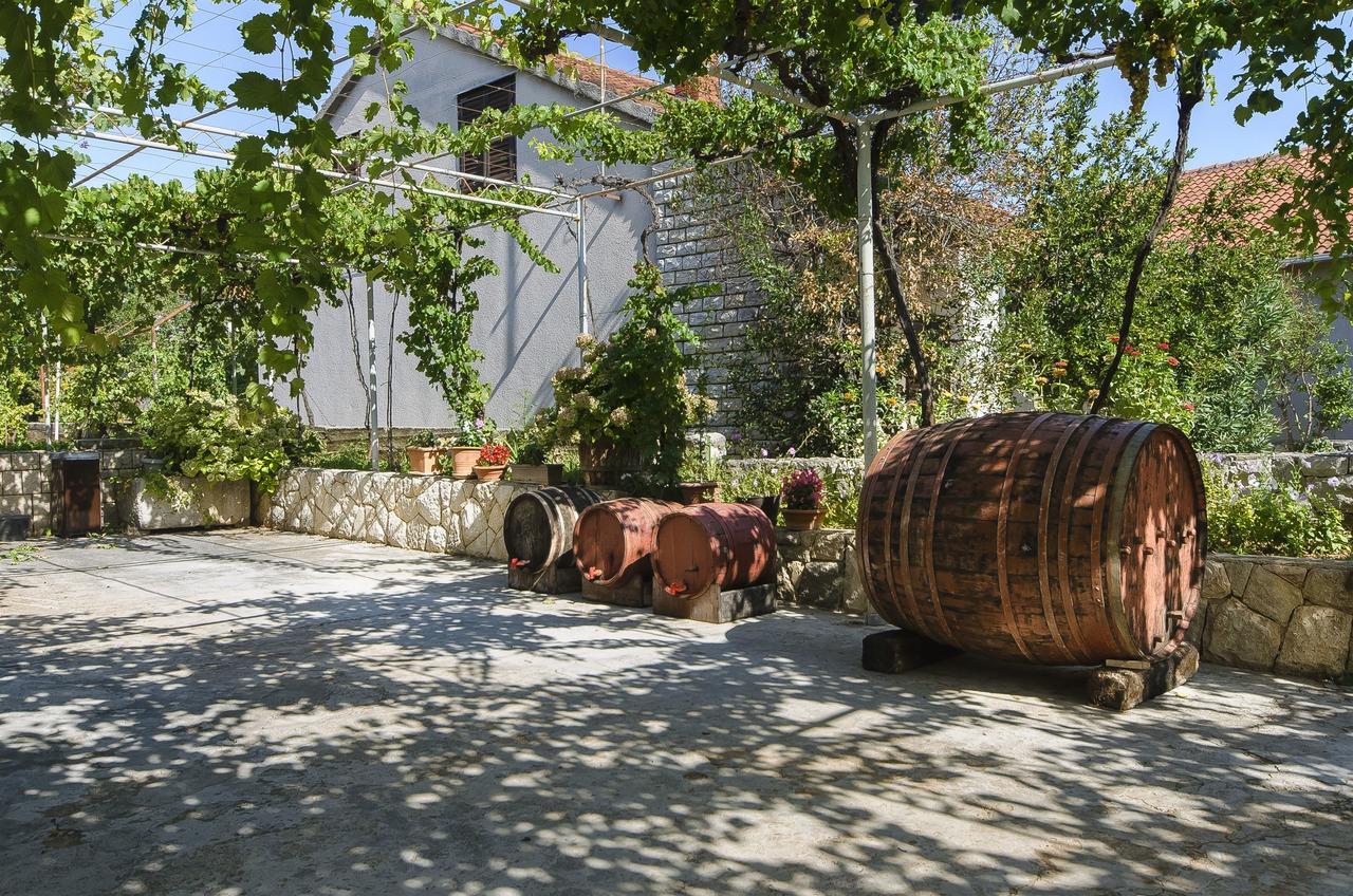 Apartment Niko Vodice Exterior photo