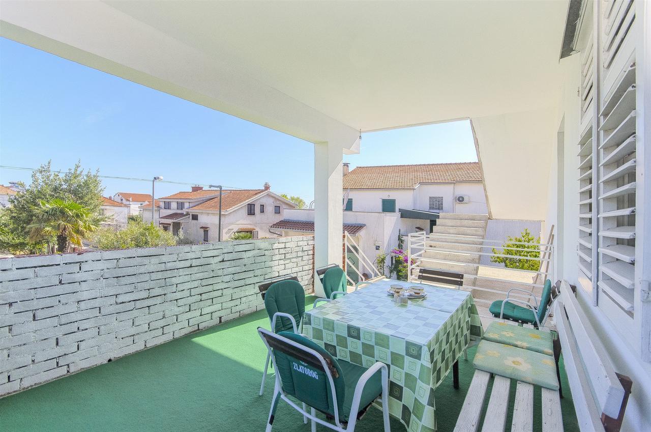 Apartment Niko Vodice Exterior photo