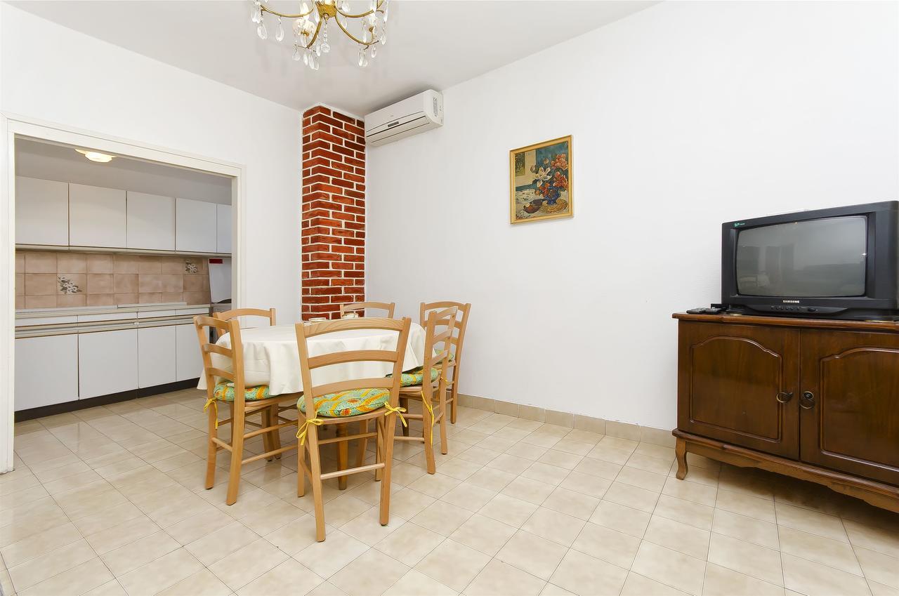 Apartment Niko Vodice Exterior photo